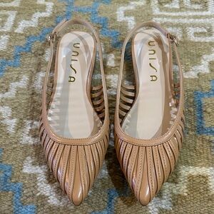 Unisa Beige Women's Slingback Flats.NWOT Size 7